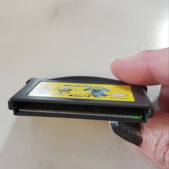 Disney Pixar's Monsters Inc. Game Boy Advance *TESTED*