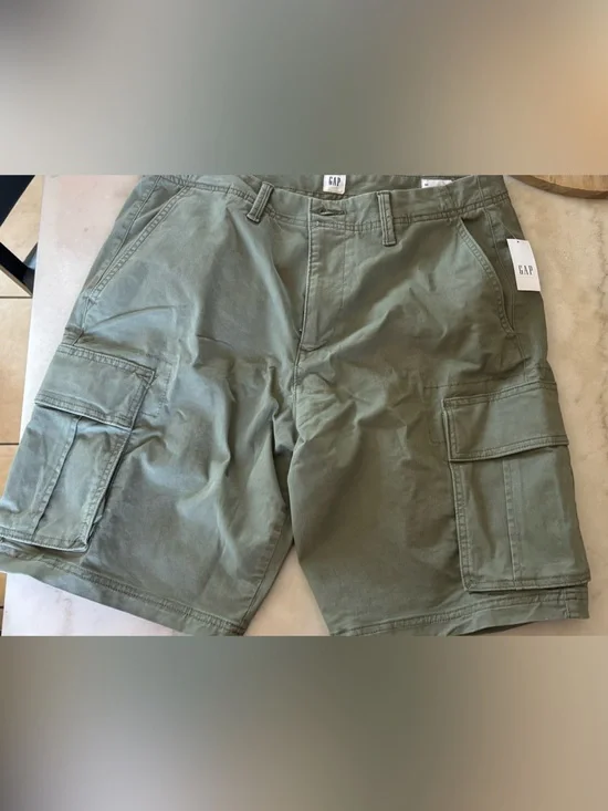 GAP 11” Cargo Shorts Mens