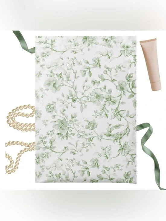 30 7.5” x 10.5” Toile Floral Poly Mailers