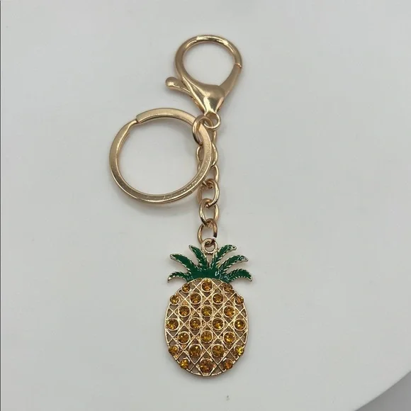 643. Gold Pineapple Keychain