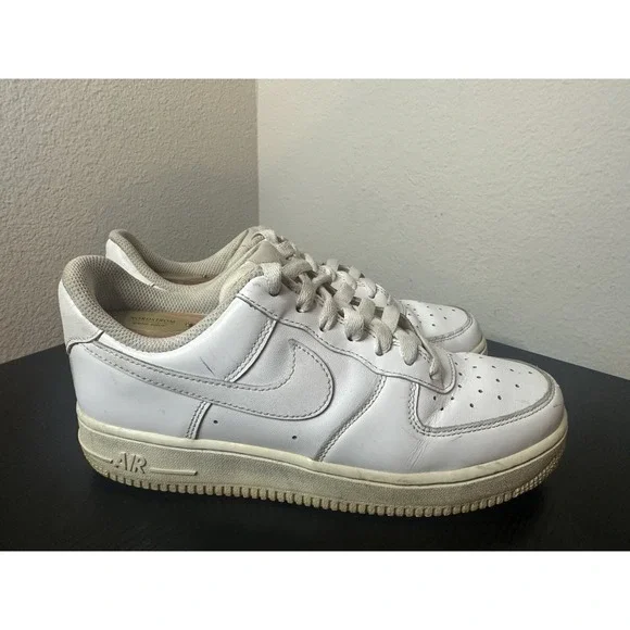 Nike Air Force 1‎ low '07 White SneakersShoes Womens Size 7 ( Men's Size 5.5 )