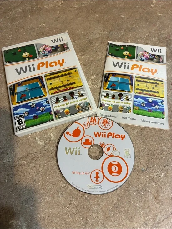 Nintendo WiiPlay Game Disc, Case & Manual - White/Orange Accents