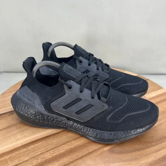 Adidas Ultraboost 22 Core Black Running Shoes GX5587 Womens Size 9 Cushioned