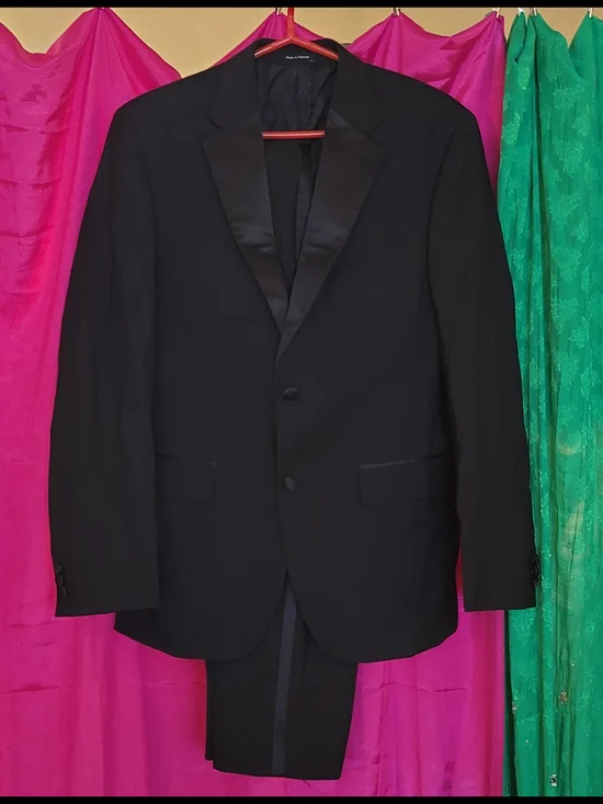 Pronto Uomo Black Satin-Lapel Tuxedo Suit