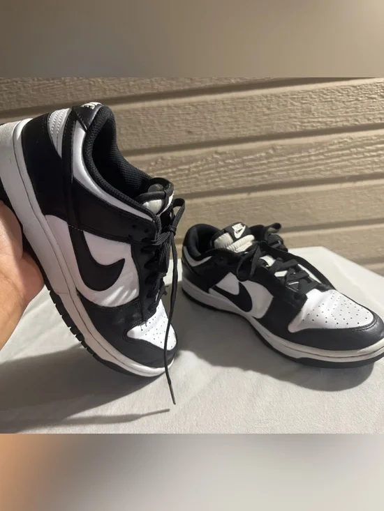 Nike Dunk low Black /White 7.5