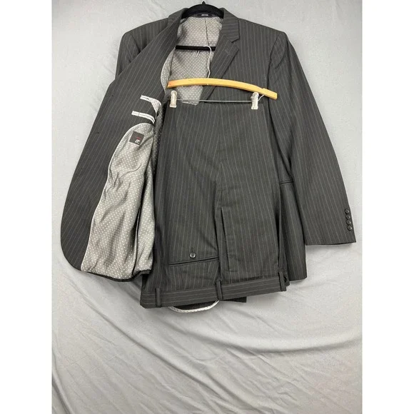 J.Ferrar Pinstripe Suit Mens 42R 36W Black Good Modern Fit 3-Button Business