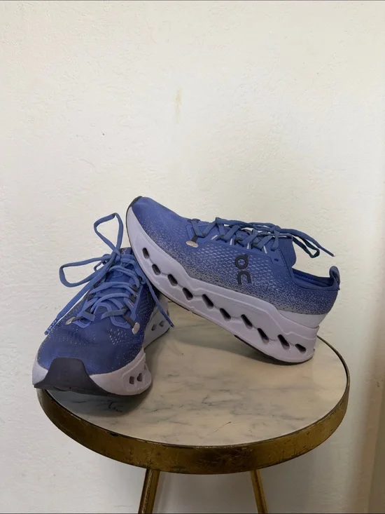Women’s on surfer max running shoes
