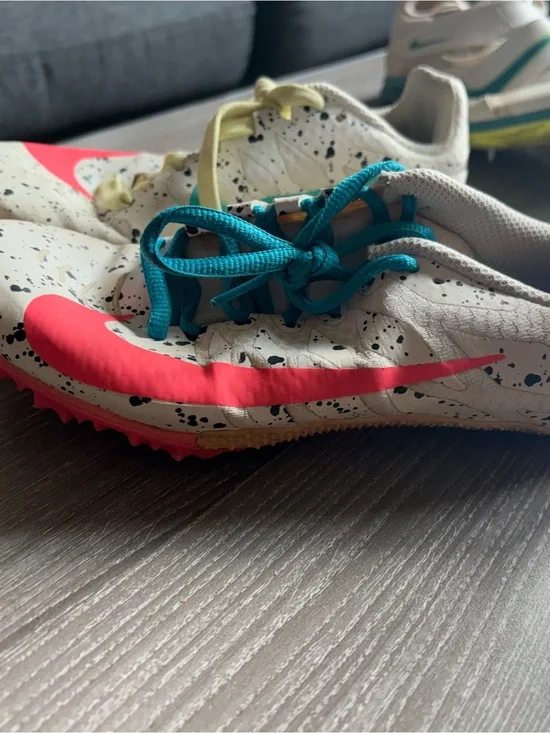 Nike White Speckled Track Spikes with Hot Pink Swoosh