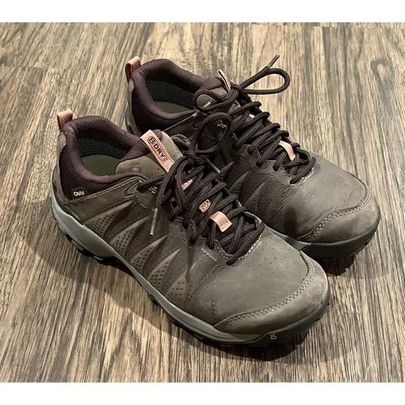 Oboz Womens Sypes Low Leather B-Dry Hiking Shoes Sneakers Peppercorn Size 7.5M