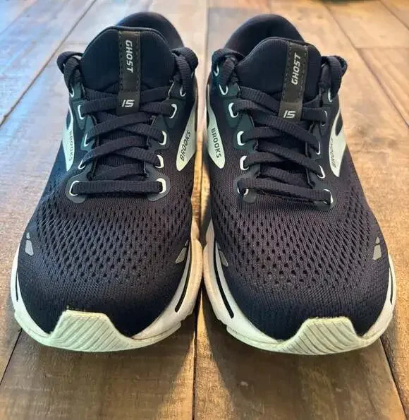 Women’s Brooks Ghost size 6.5 running/walking shoes