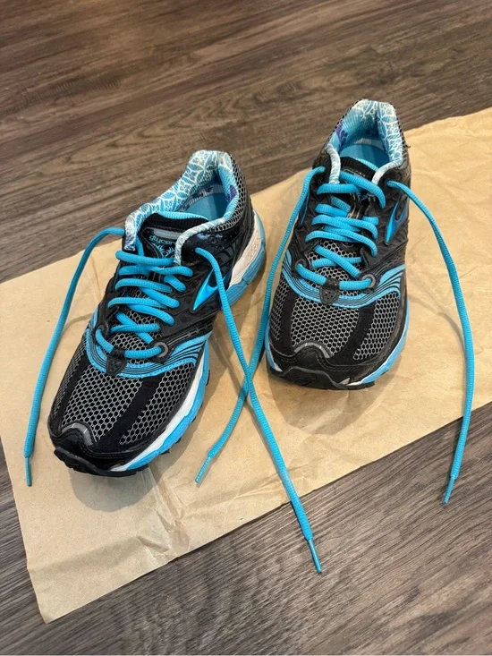 Brooks Women's Black and Blue Running Shoes