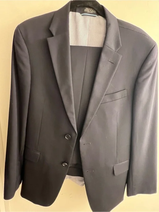 Tommy Hilfiger Men's Navy Blue Two-Button Suit Jacket