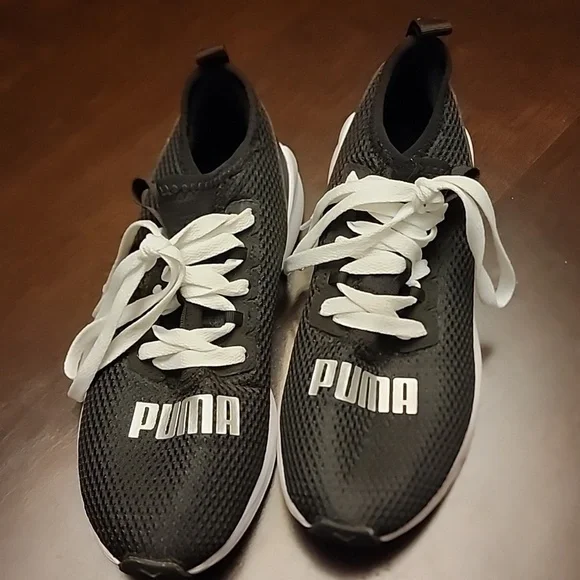 Puma Black Pull on Running shoes 10CELL  sz 6.5