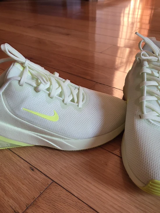 Women Nike Air Bella 7 Training Shoes