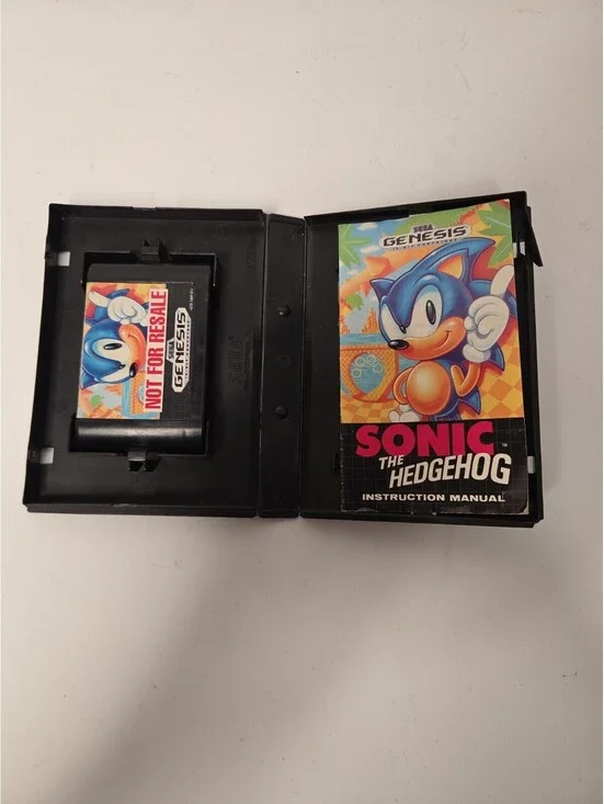 Sonic the Hedgehog Sega Genesis Complete in Box with Manual - Tested