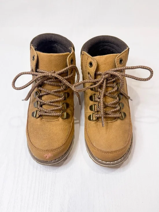 Children's Place boys boots, size 13