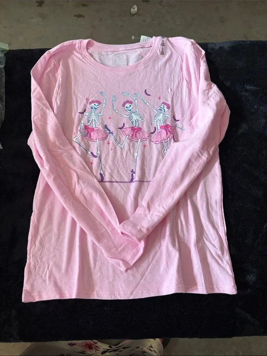 Pink skeleton graph shirt size 10-12