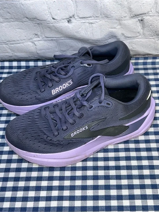 Brooks Ghost  Max 3 Athletic Running Shoes Women’s Size 9