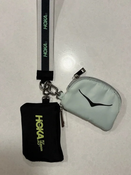 Hoka mint green and black key & card holder set