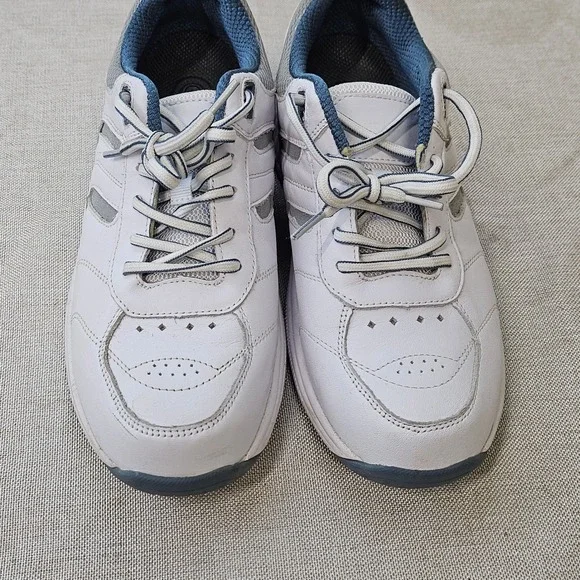 OrthoFeet 940 Walking Shoes Womens 9 White Leather Orthopedic Athletic Sneakers