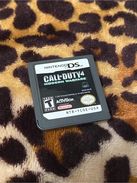 Call of duty modern warfare 4 ds game card