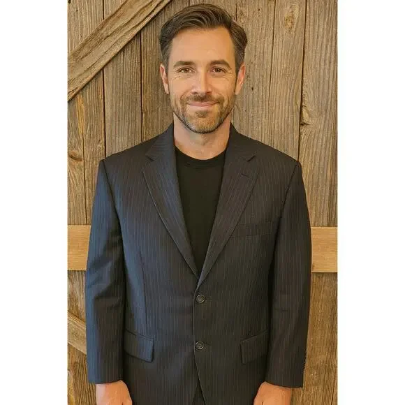 Banana Republic black pinstripe 38 R wool blend proffesional blazer EUC mens