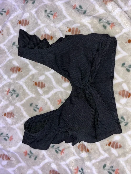 SHEIN Black Ruffle One-Piece Kids Swimwear