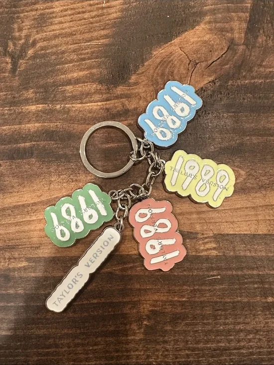 Taylor's Version 1989 Keychain -