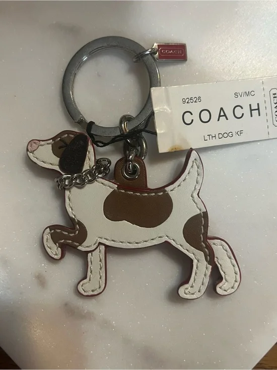 COACH White and Brown Leather Dog Key Fob- Coach dog 🐶 keyfob y2k