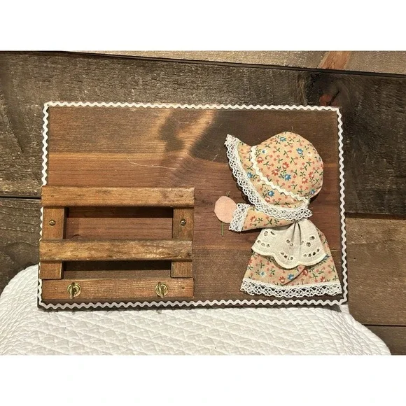 Vintage‎ Holly Hobbie Key Holder Letter Holder Wooden Wall Hanging
