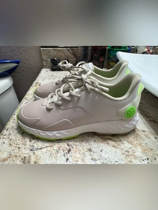 G/FORE MG4+ GRADIENT BEIGE GREEN WOMEN'S SPIKELESS GOLF SHOES SIZE 6.5 NWOT