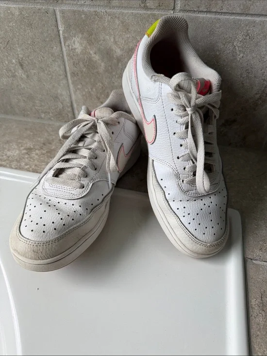 Nike White Leather Low-Top Sneakers with Pink Swoosh