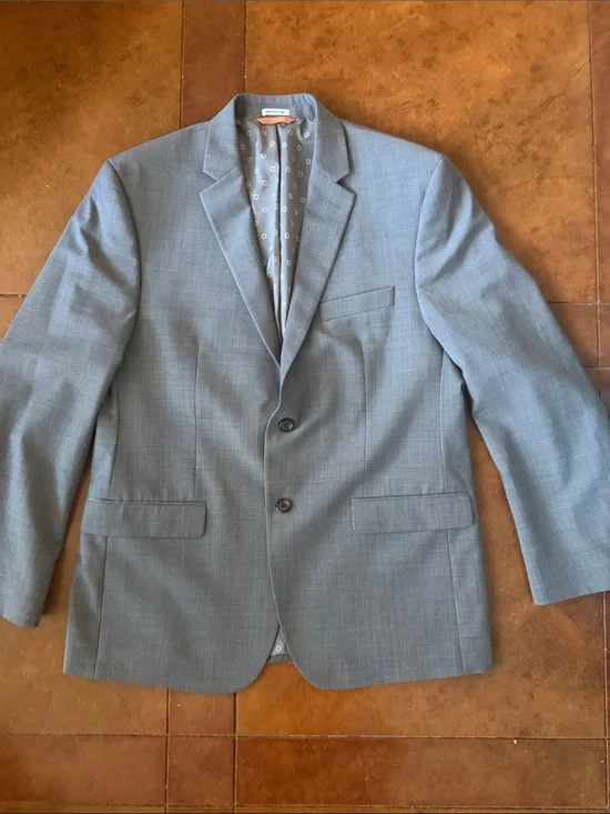 crown & ivy Light Gray Two-Button Blazer