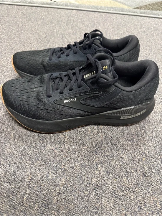 Brooks Adrenaline GTS 24 Black with Gum Accent