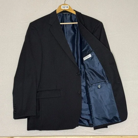 Claiborne Blazer Sport coat Jacket 46R 100% Wool‎ Blue Pinstripe