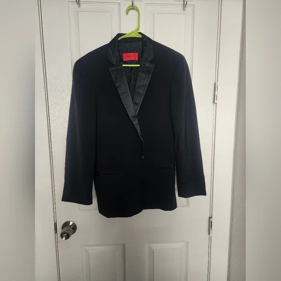 Hugo Boss, size 40‎ R, black