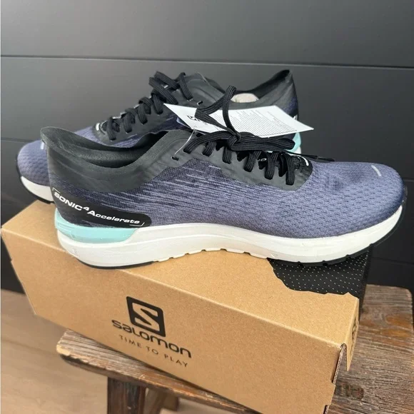 Salomon Sonic 4 Accelerate NWT Women’s Blue and White Athletic Run Shoes