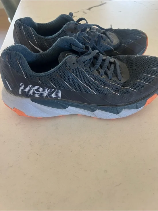 Hoka One Torrent size 8 Navy Mesh Running Shoes with Orange Accents. Amazing!!