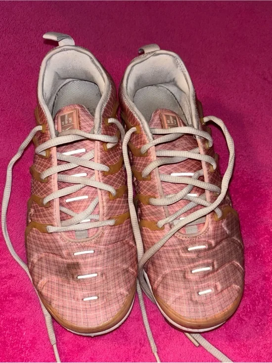 Nike Air VaporMax Plus Pink A04550-002 Womens Size 8.5