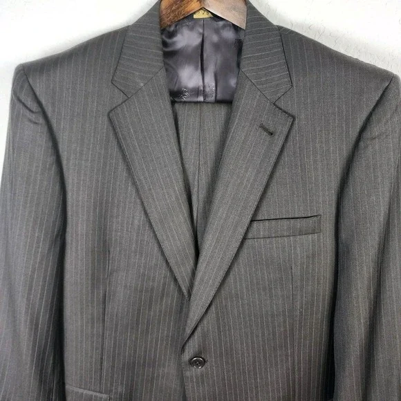 Jos A Bank Signature Gold Wool Business Suit Mens 44L x 39 Gray Pinstripe Career