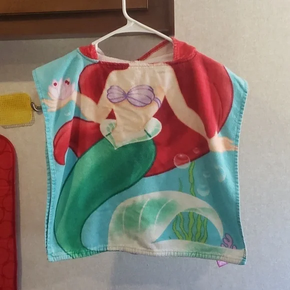 Disney Ariel Mermaid 🧜‍♀️ Hooded‎ Towel