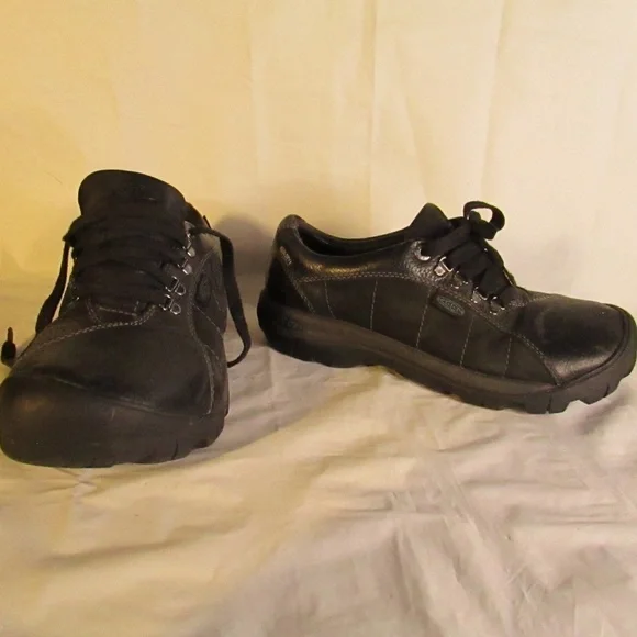 Keen Women's Presidio walking shoes