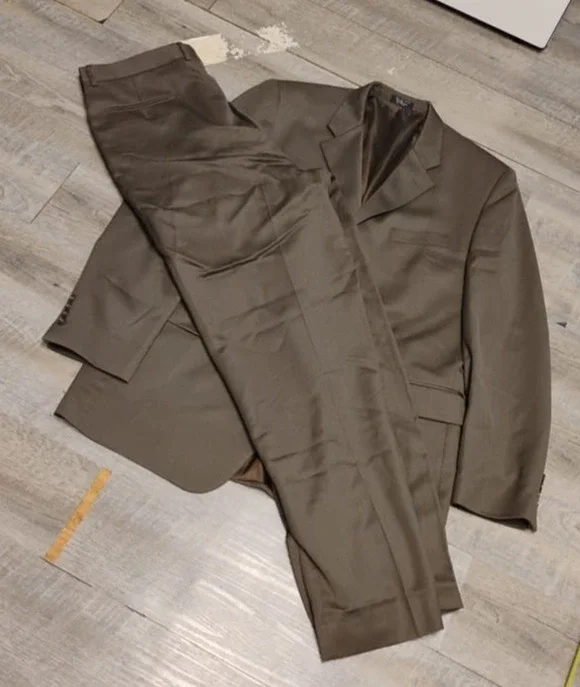 Albert Nipon 2 Piece Suit Mens 40L pant 38x33L Solid Brown Three Button