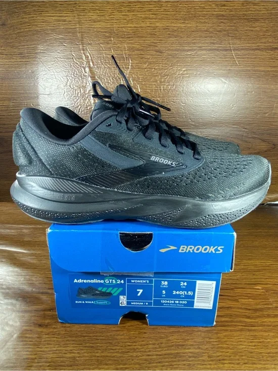Brooks Adrenaline GTS 24 women’s shoe size 7