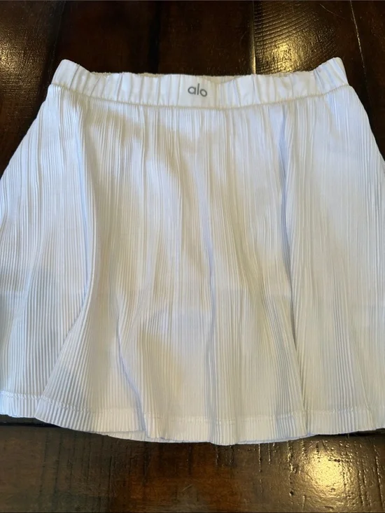 ALO Yoga White Pleated Active Skort. So cute