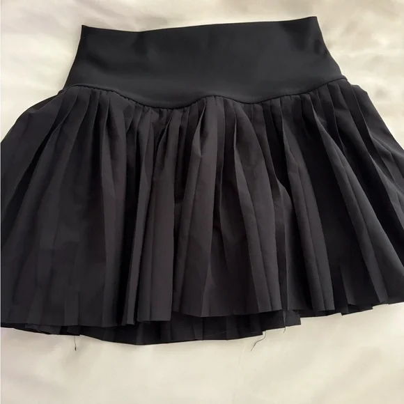 ALO Yoga Black Pleated A-Line Mini Skirt