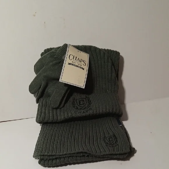 Chaps Grey Knit Gloves and Scarf Set For Boys Or Small Adults