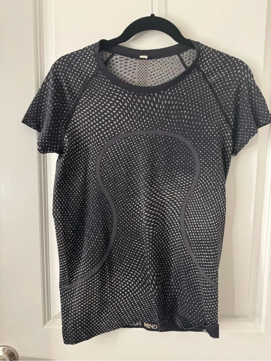 Lululemon Swiftly Tech Short Sleeve 2.0 in the Grid Warp Black / Neon Multi