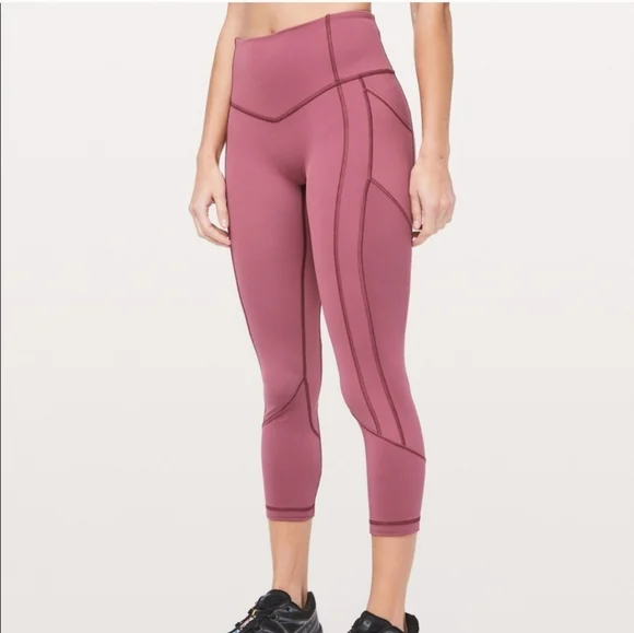 NWOT Lululemon All The Right Places Crop II *23