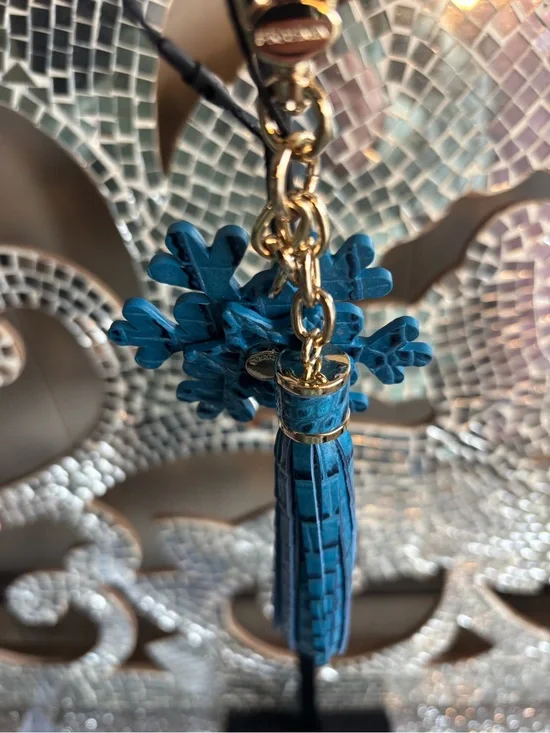 💕Brahmin Tassel & Snowflake‎ Vibrant Azure Keychain with Gold Hardware